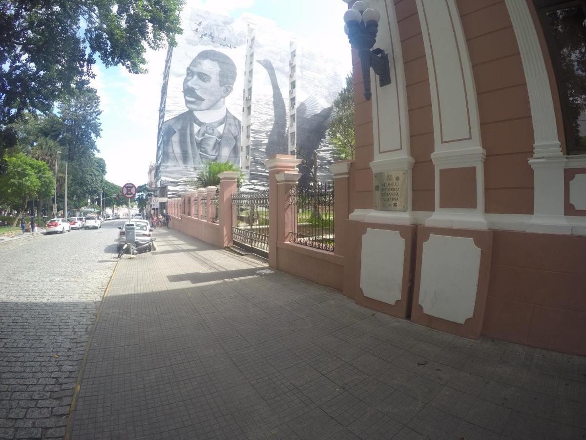 Ap No Centro De *